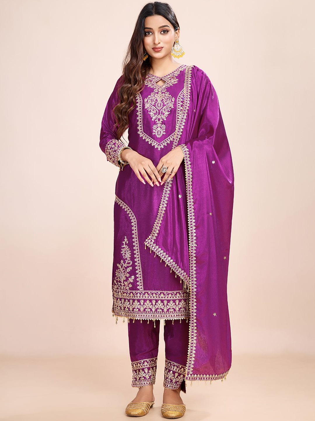 

AKSHARAM Floral Embroidered Sequinned Keyhole Neck Kurta With Trousers And Dupatta, Purple