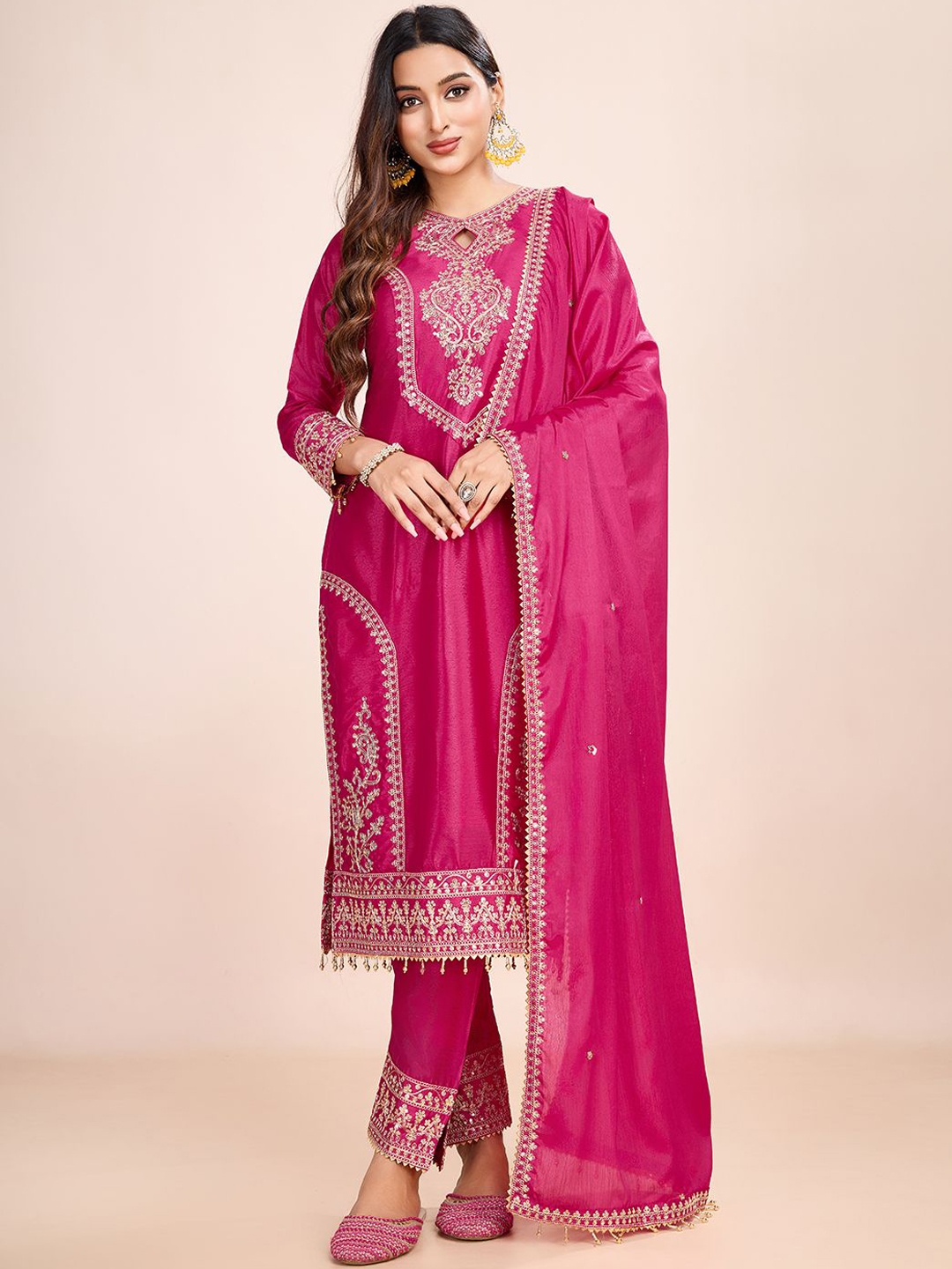 

AKSHARAM Floral Embroidered Sequinned Keyhole Neck Kurta With Trousers And Dupatta, Pink