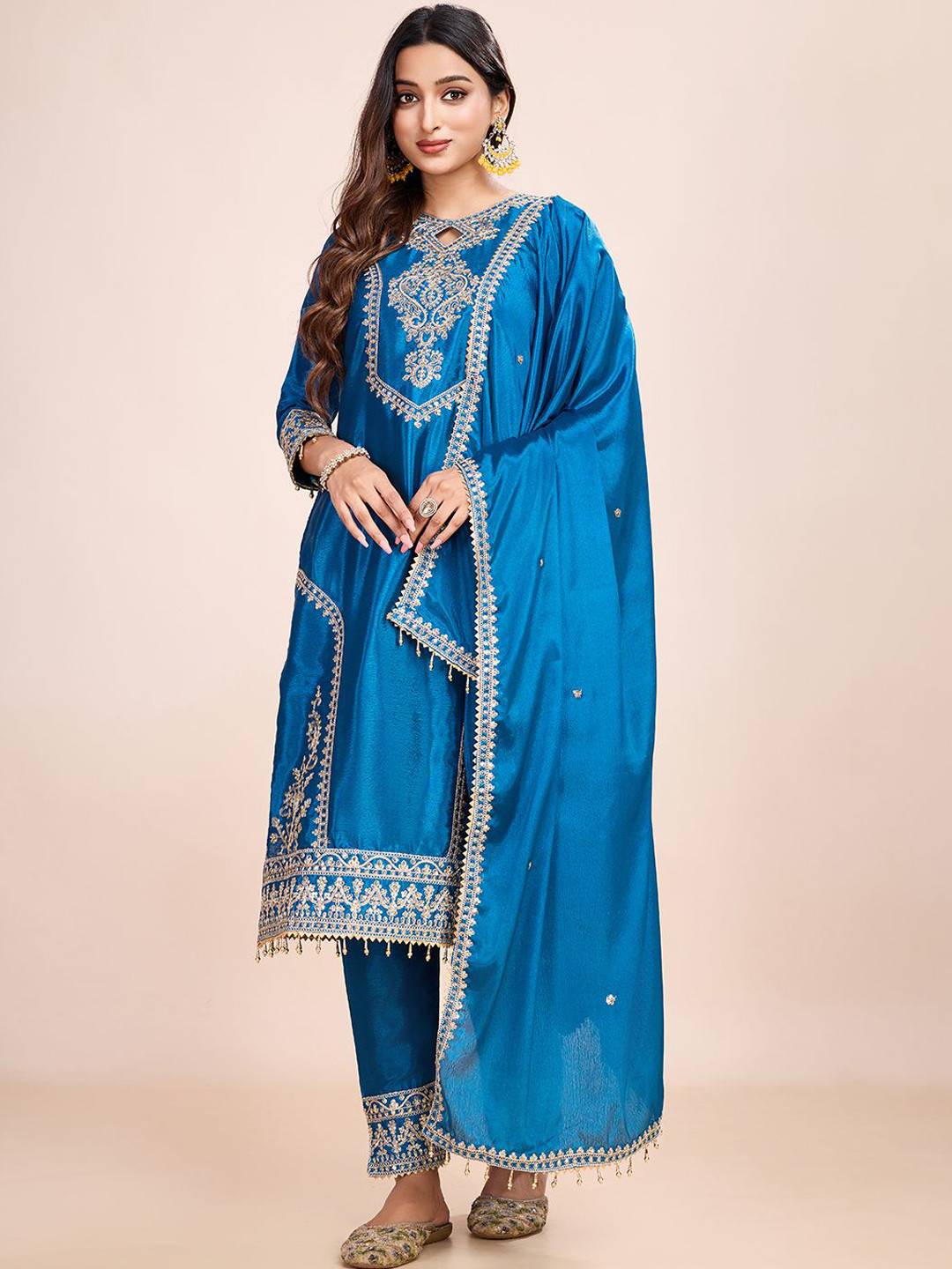 

AKSHARAM Floral Embroidered Sequinned Keyhole Neck Kurta With Trousers And Dupatta, Blue