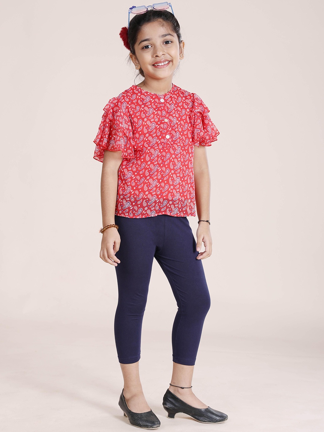

KiddoPanti Girls Printed Round Neck Top With Capris, Red