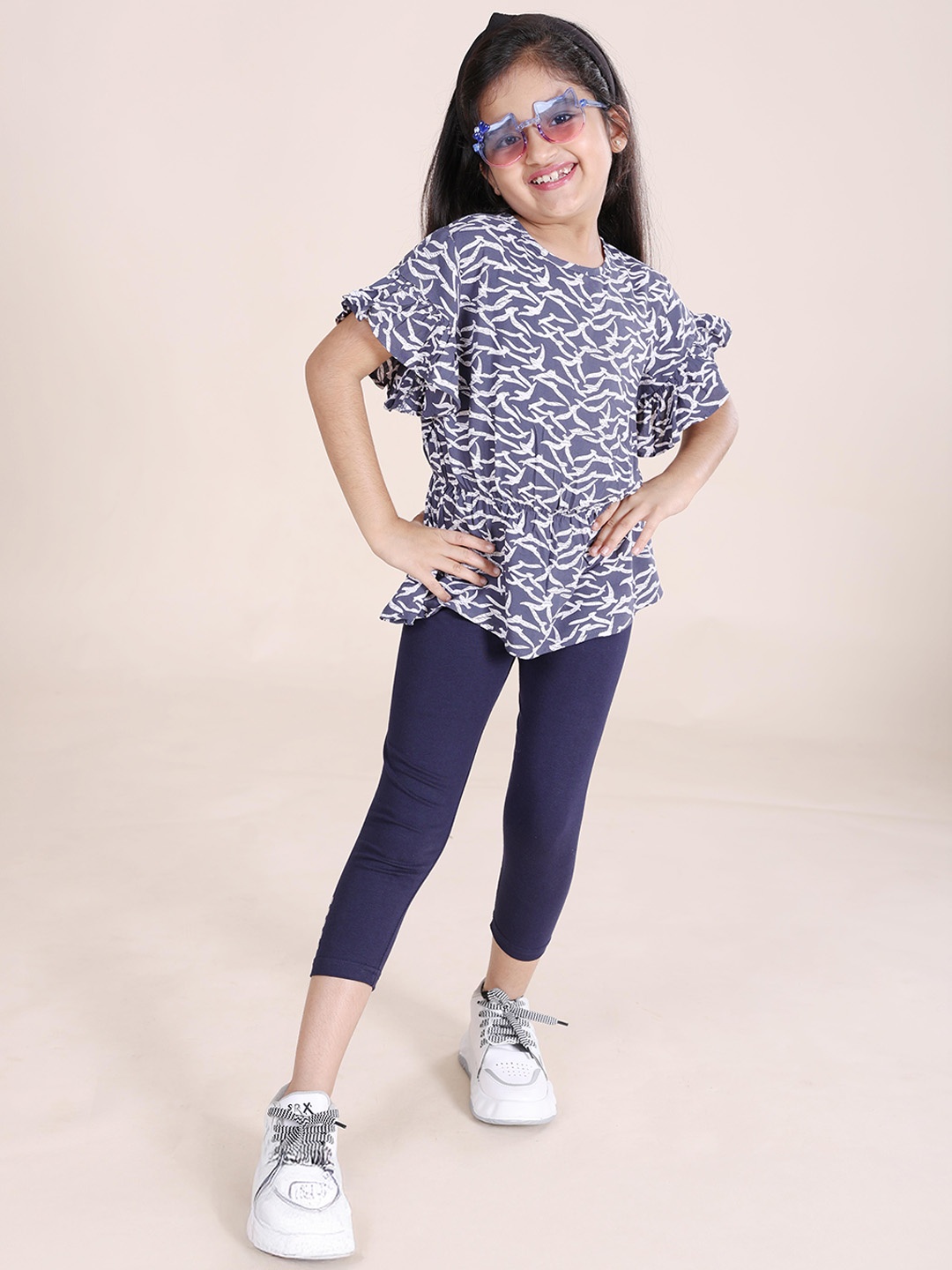 

KiddoPanti Girls Printed Top With Capris, Navy blue