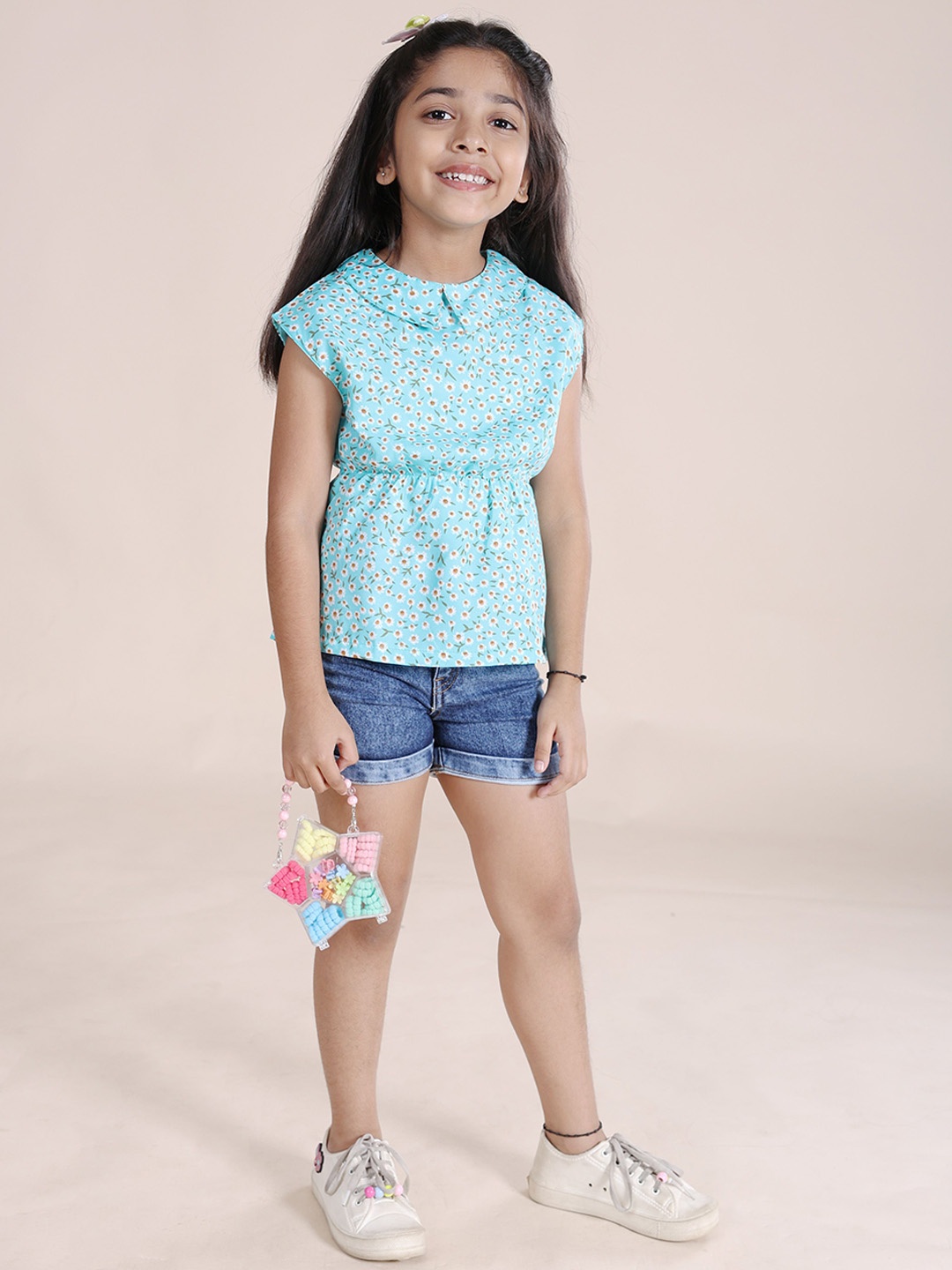 

KiddoPanti Girls Printed Top With Shorts, Green