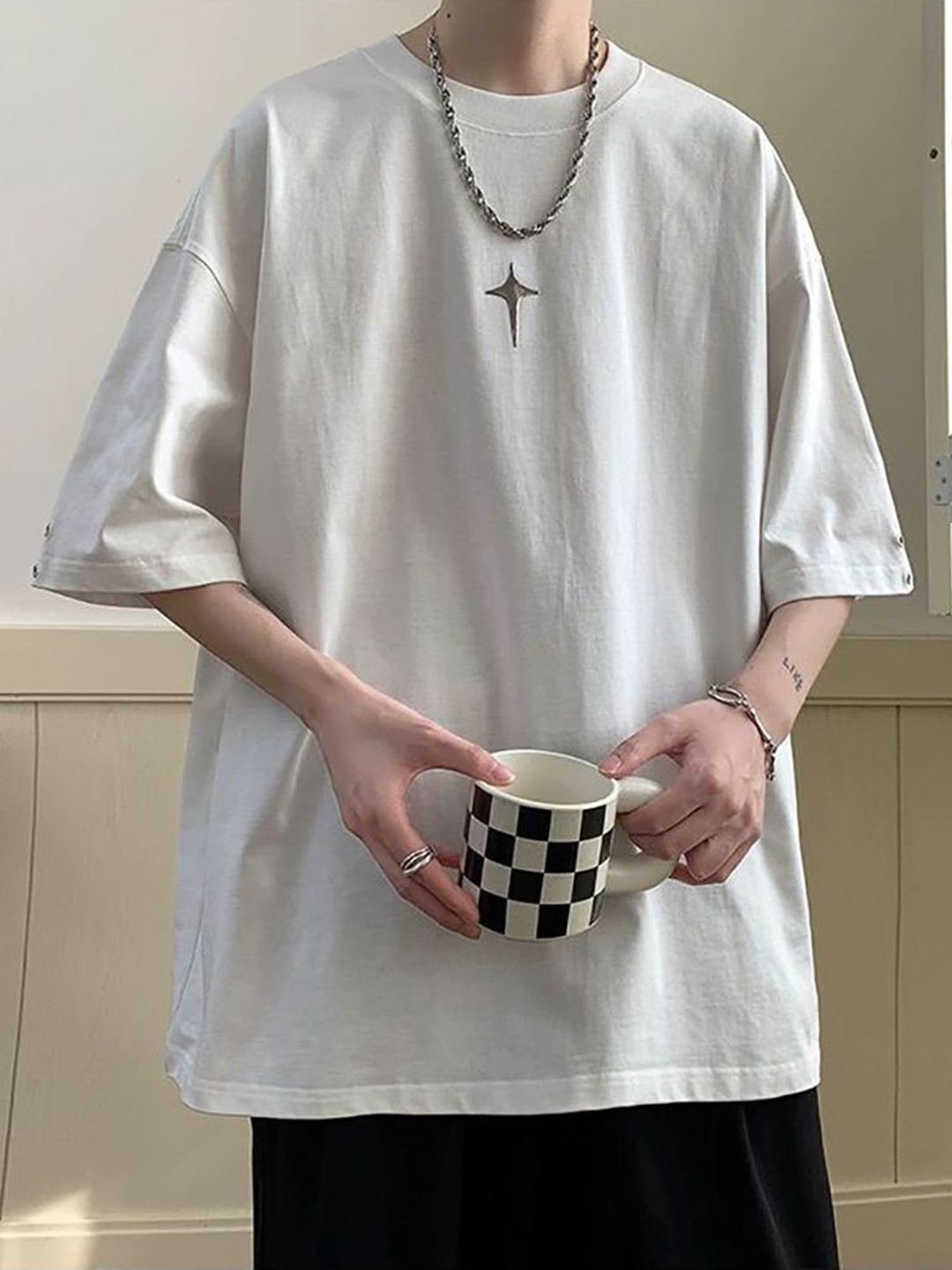 

StyleCast x Revolte Men T-shirt, White