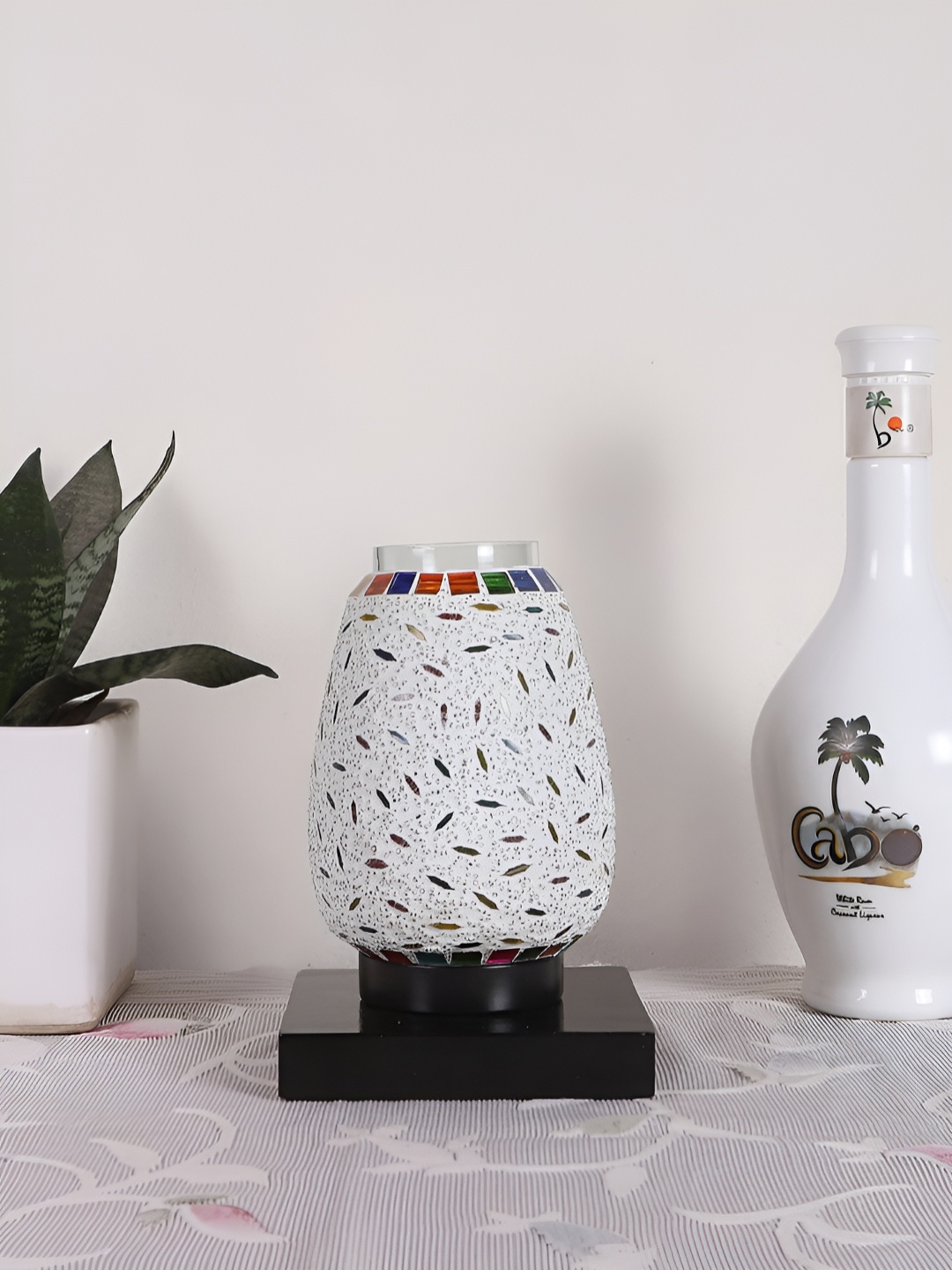 

Devansh White & Brown Textured Abstract Shaped Glass Table Lamp With Wooden Base