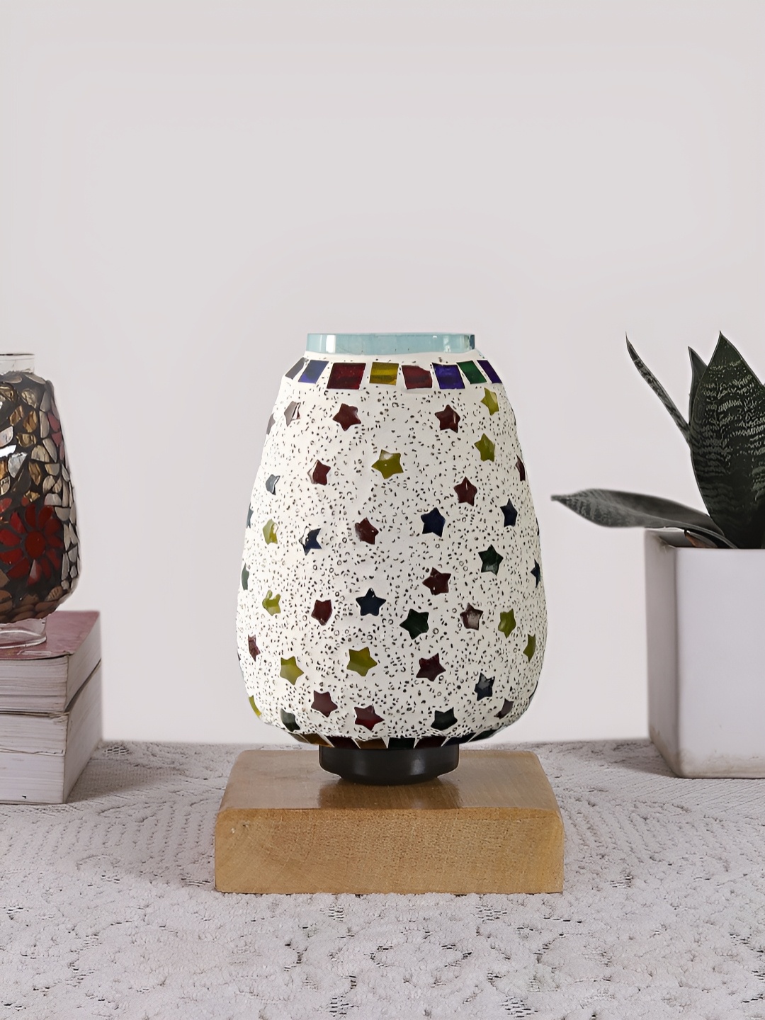 

Devansh White & Brown Textured Abstract Shaped Glass Table Lamp With Wooden Base
