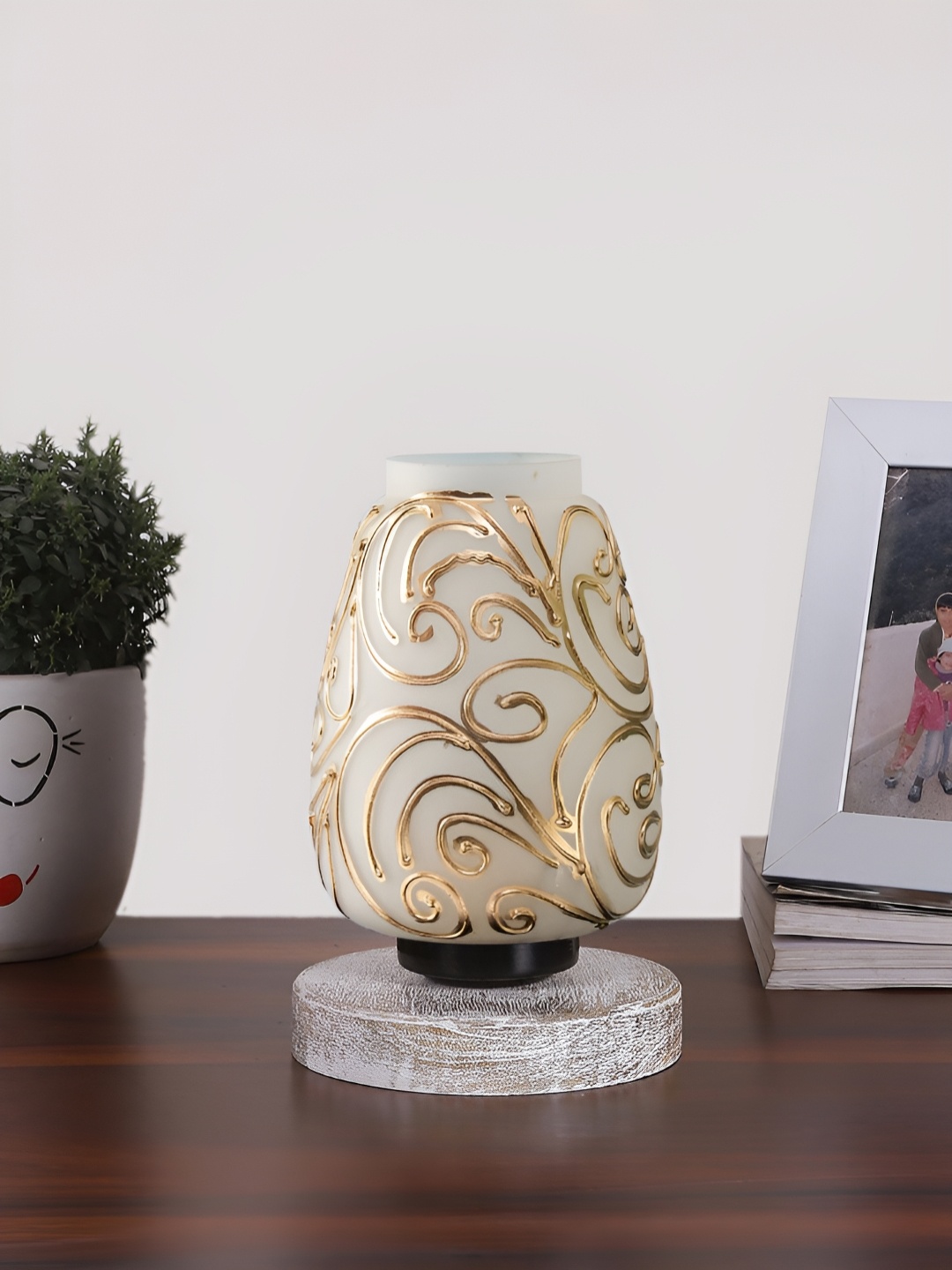

Devansh White Textured Glass Contemporary Abstract Shaped Table Lamp
