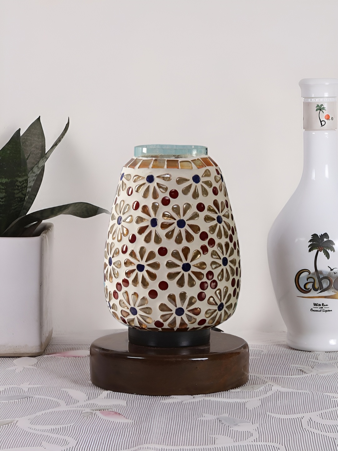 

Devansh White Textured Glass Floral Abstract Shaped Table Lamp