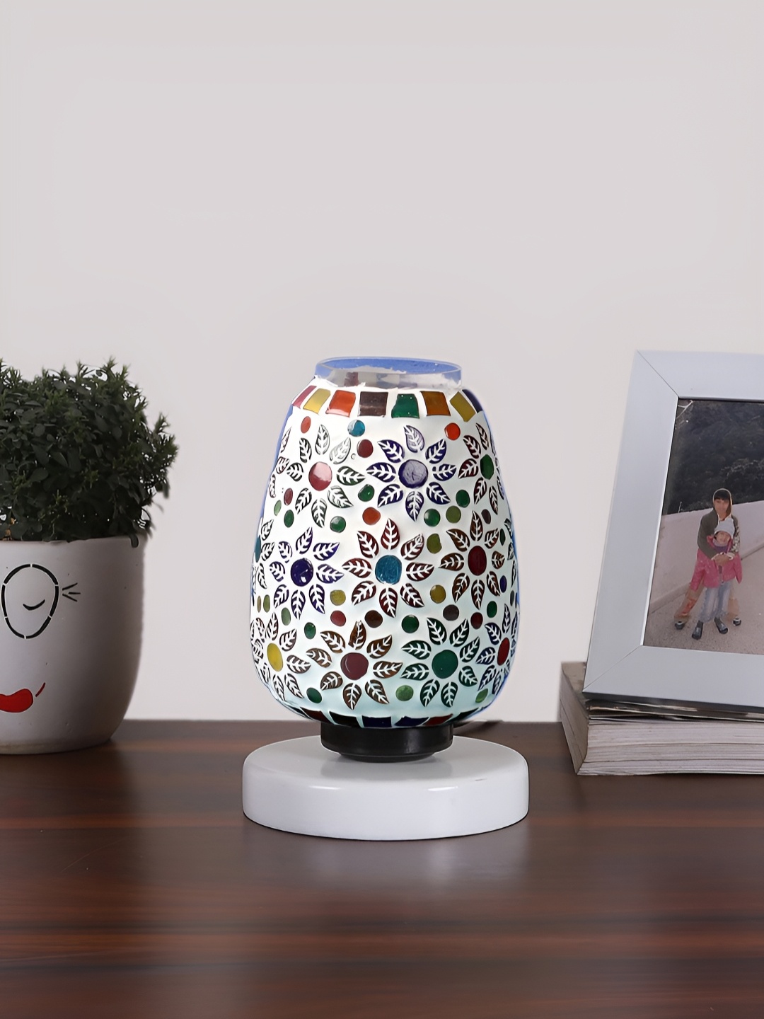 

Devansh White Textured Glass Floral Abstract Shaped Table Lamp