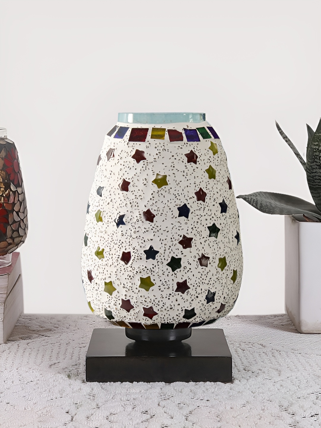 

Devansh White Textured Glass Contemporary Abstract Shaped Table Lamp