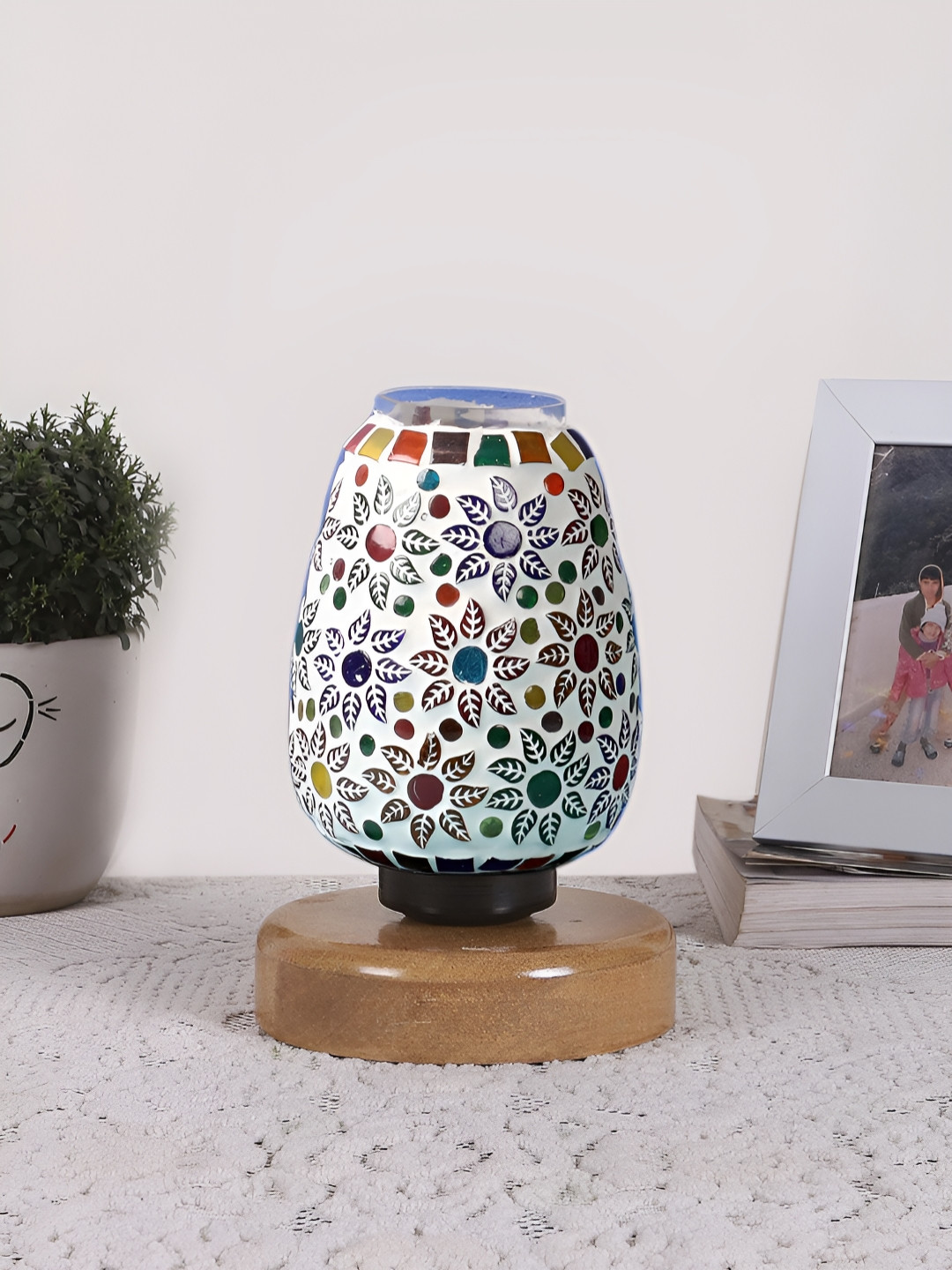 

Devansh White Textured Glass Contemporary Abstract Shaped Table Lamp