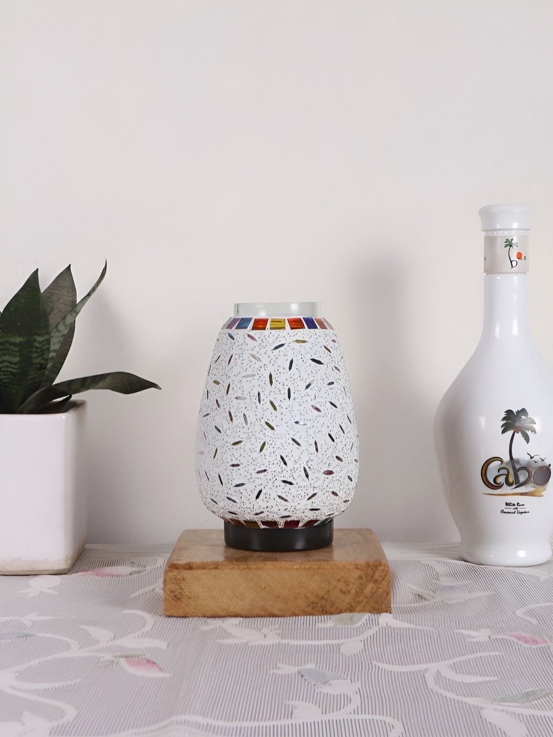 

Devansh White Textured Glass Contemporary Abstract Shaped Table Lamp