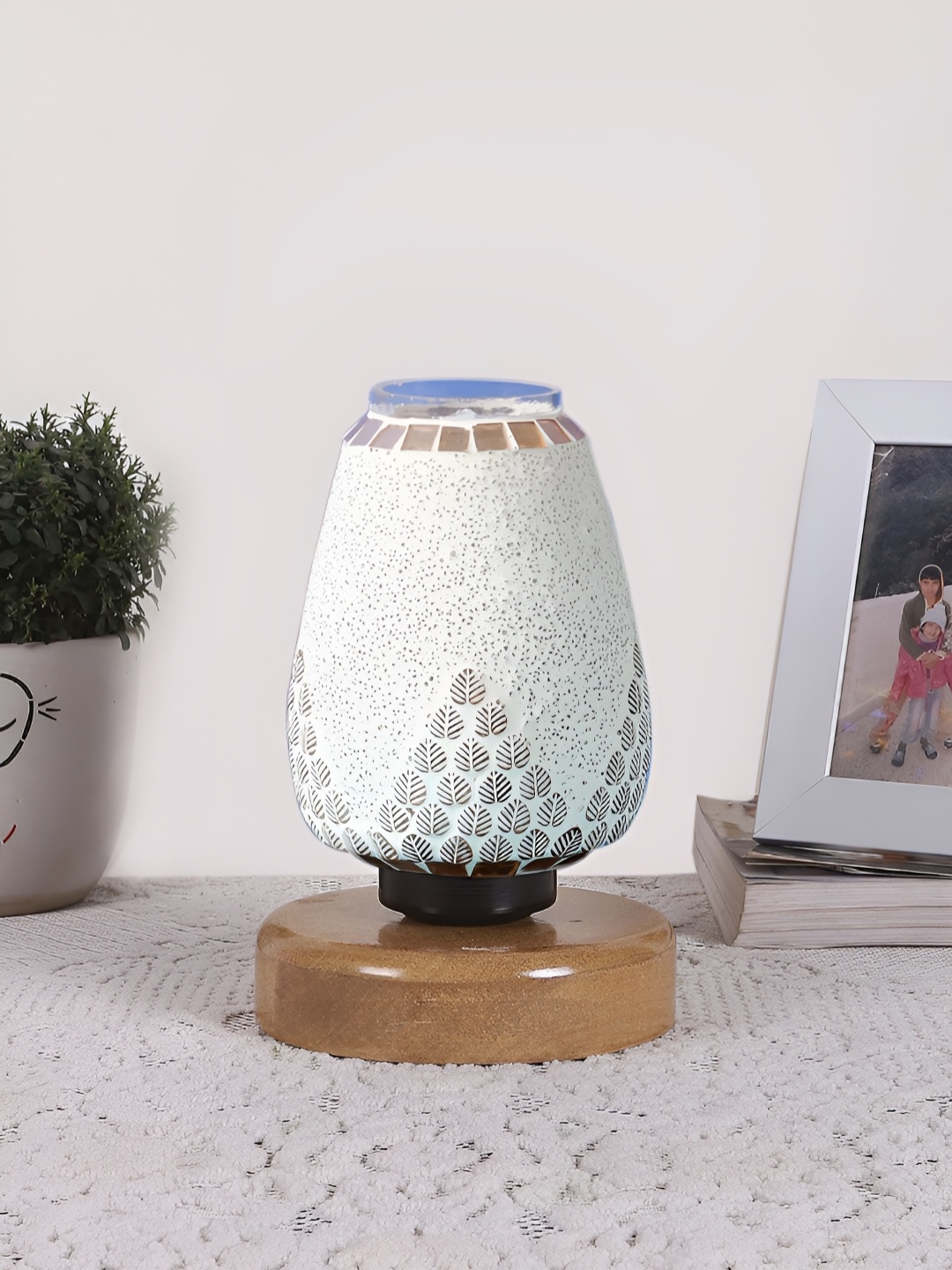 

Devansh White Textured Glass Contemporary Abstract Shaped Table Lamp