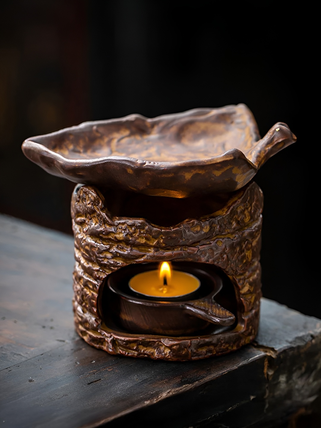 

Ekhasa Brown Textured Heat Resistant Ceramic Aroma Oil Burner Diffuser