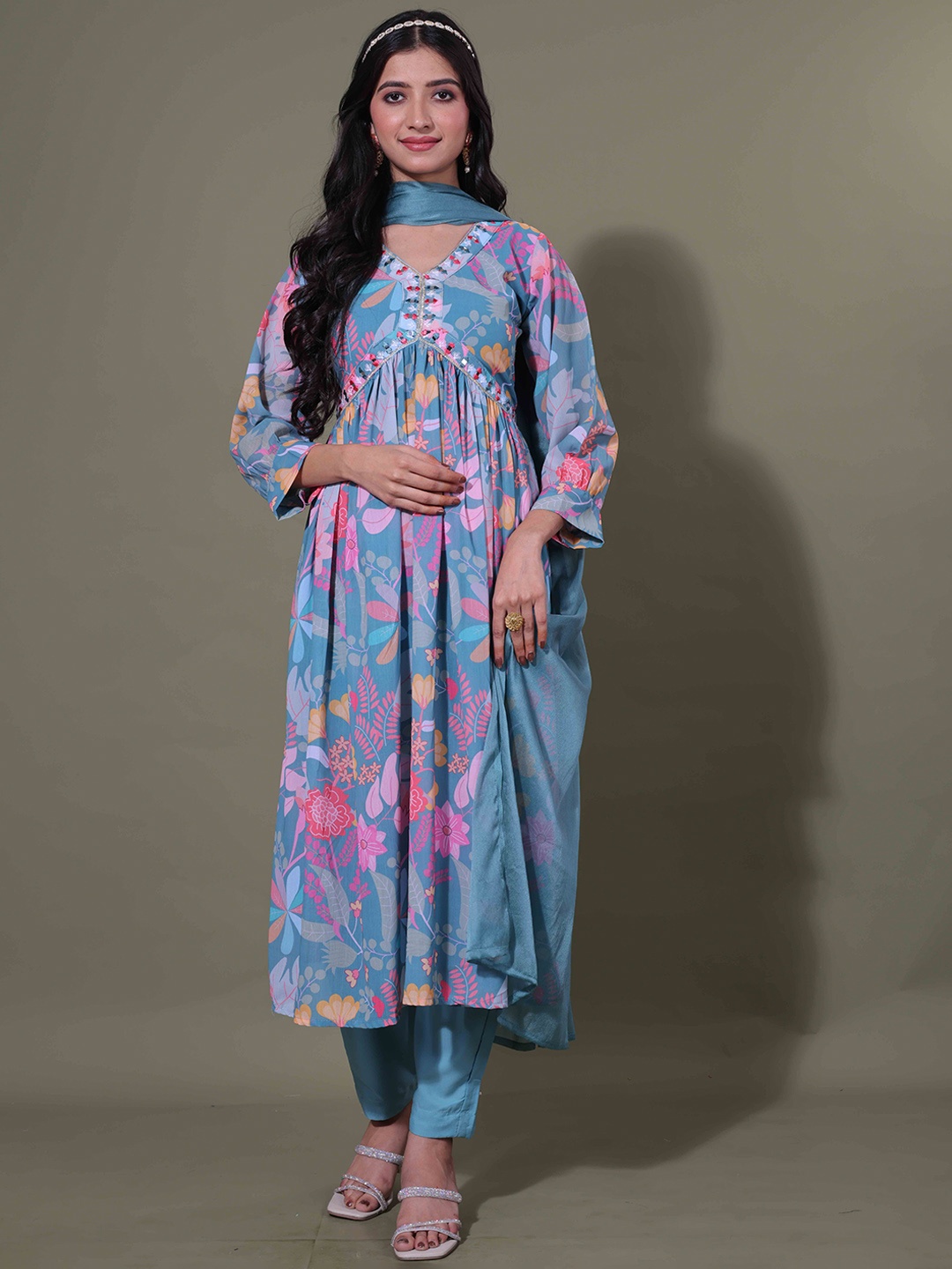 

LERIYU Floral Printed Thread Work Anarkali Kurta with Trousers And Dupatta, Blue