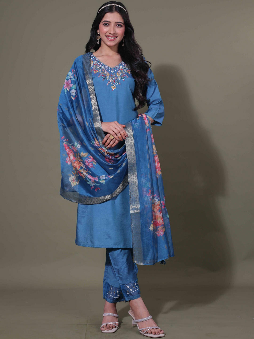

LERIYU Sequinned Embellished Thread Work Chanderi Silk Kurta with Trousers And Dupatta, Blue