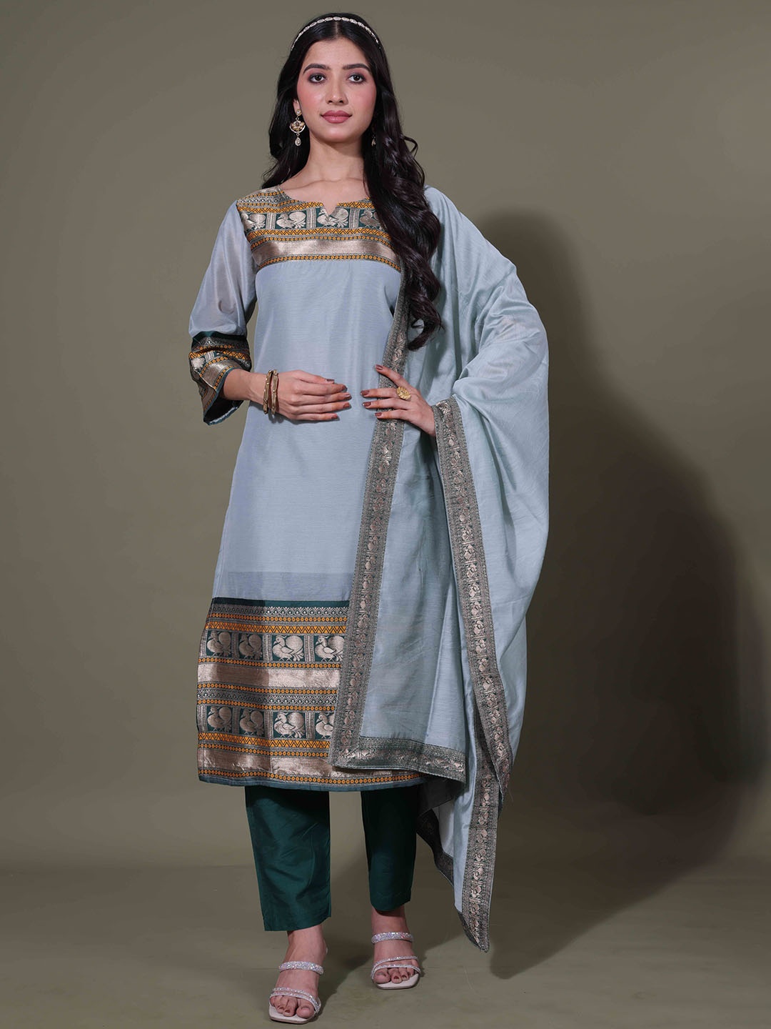 

LERIYU Ethnic Motifs Printed Notch Neck Straight Kurta with Trousers And Dupatta, Green