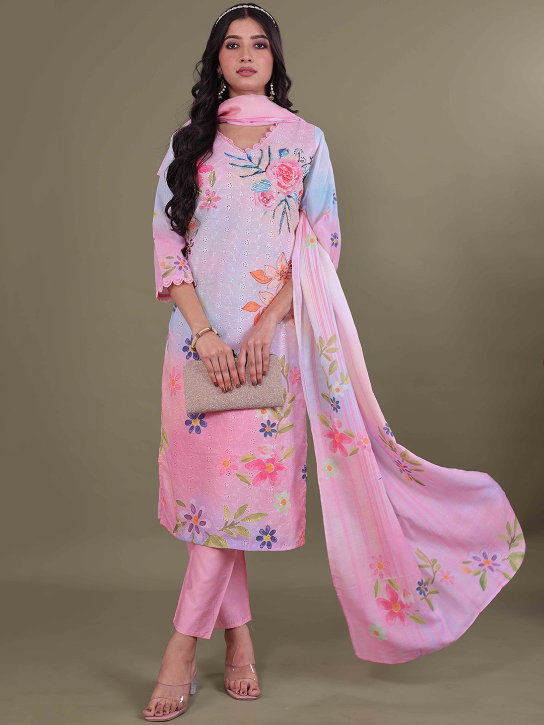 

LERIYU Floral Printed V-Neck Straight Kurta with Trousers And Dupatta, Pink