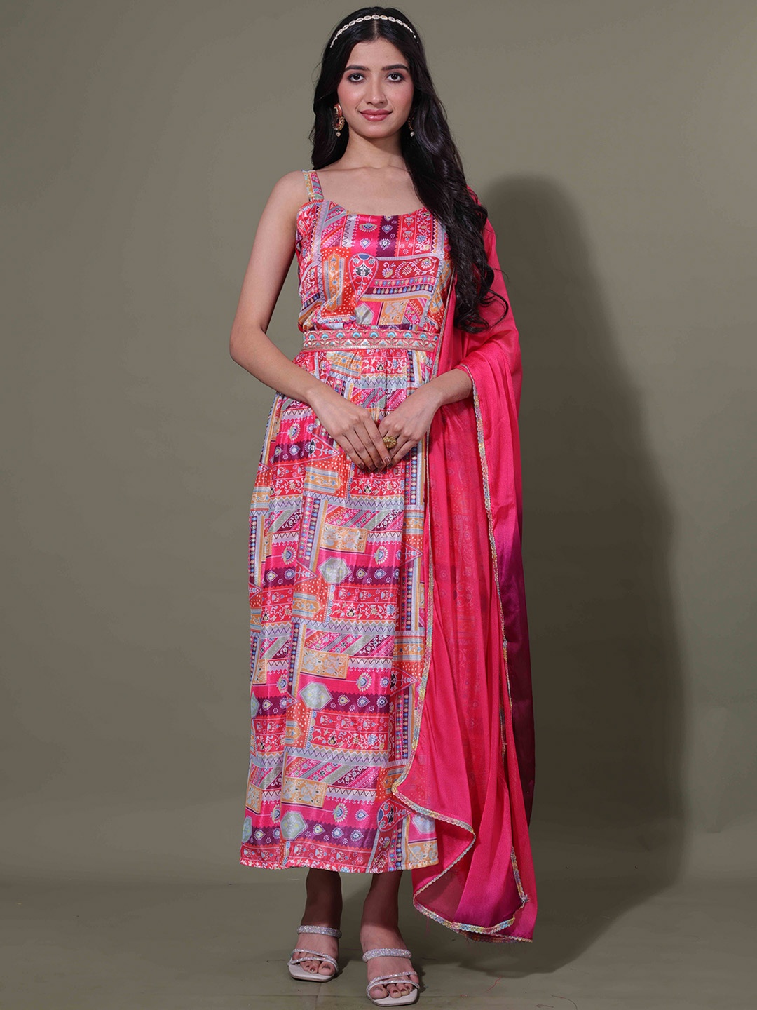 

LERIYU Ethnic Motifs Printed Shoulder Straps Anarkali Kurta With Trousers & Dupatta, Pink