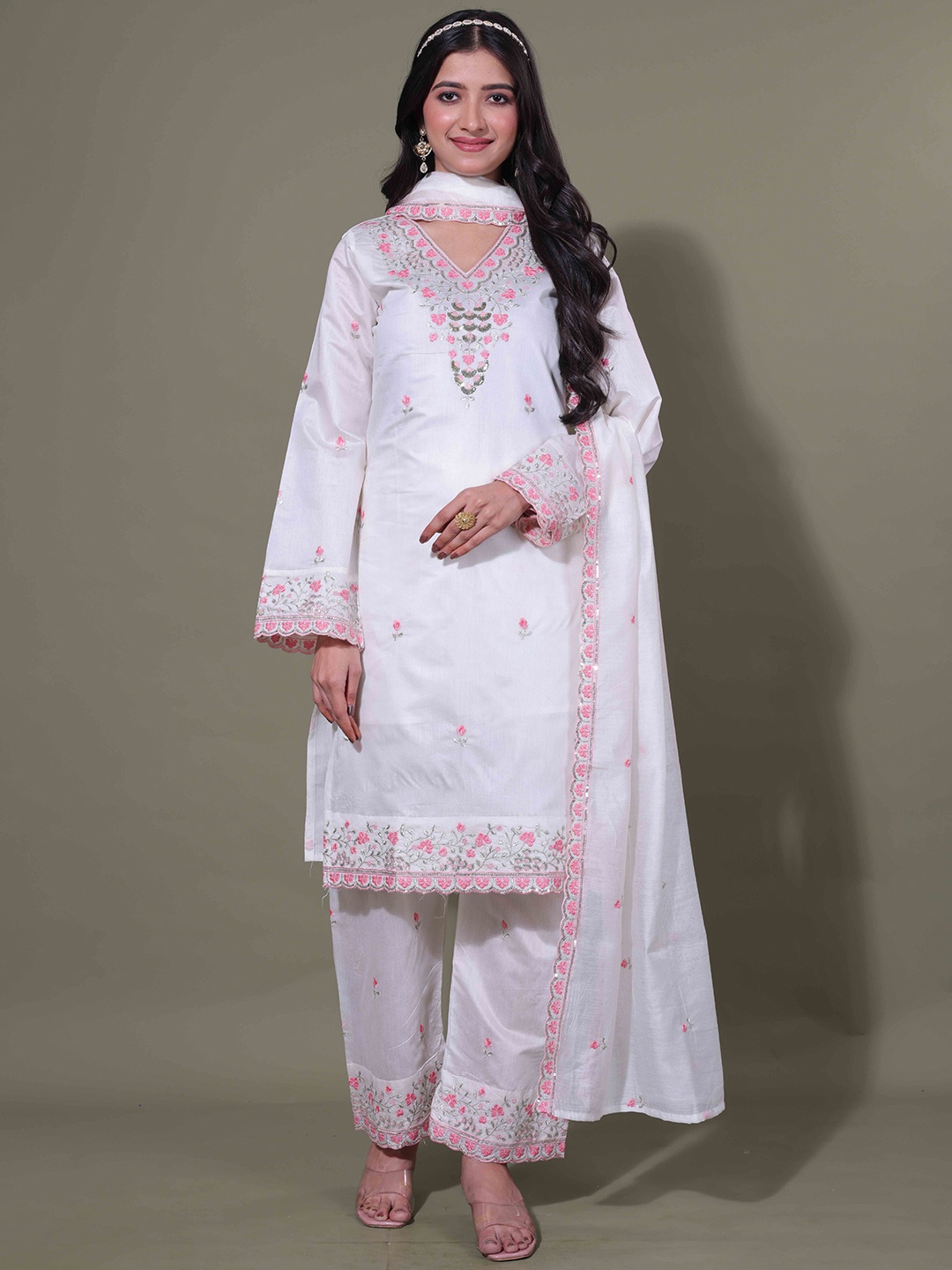 

LERIYU Ethnic Motifs Embroidered Sequinned Chanderi Silk Kurta with Trousers & Dupatta, White