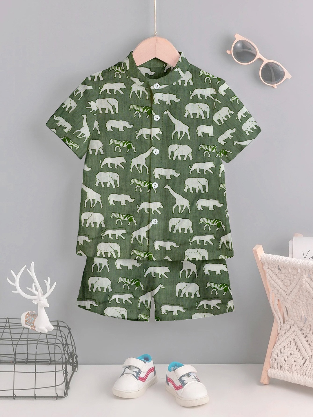 

OMPAX Boys Printed Cotton Shirt With Shorts, Green