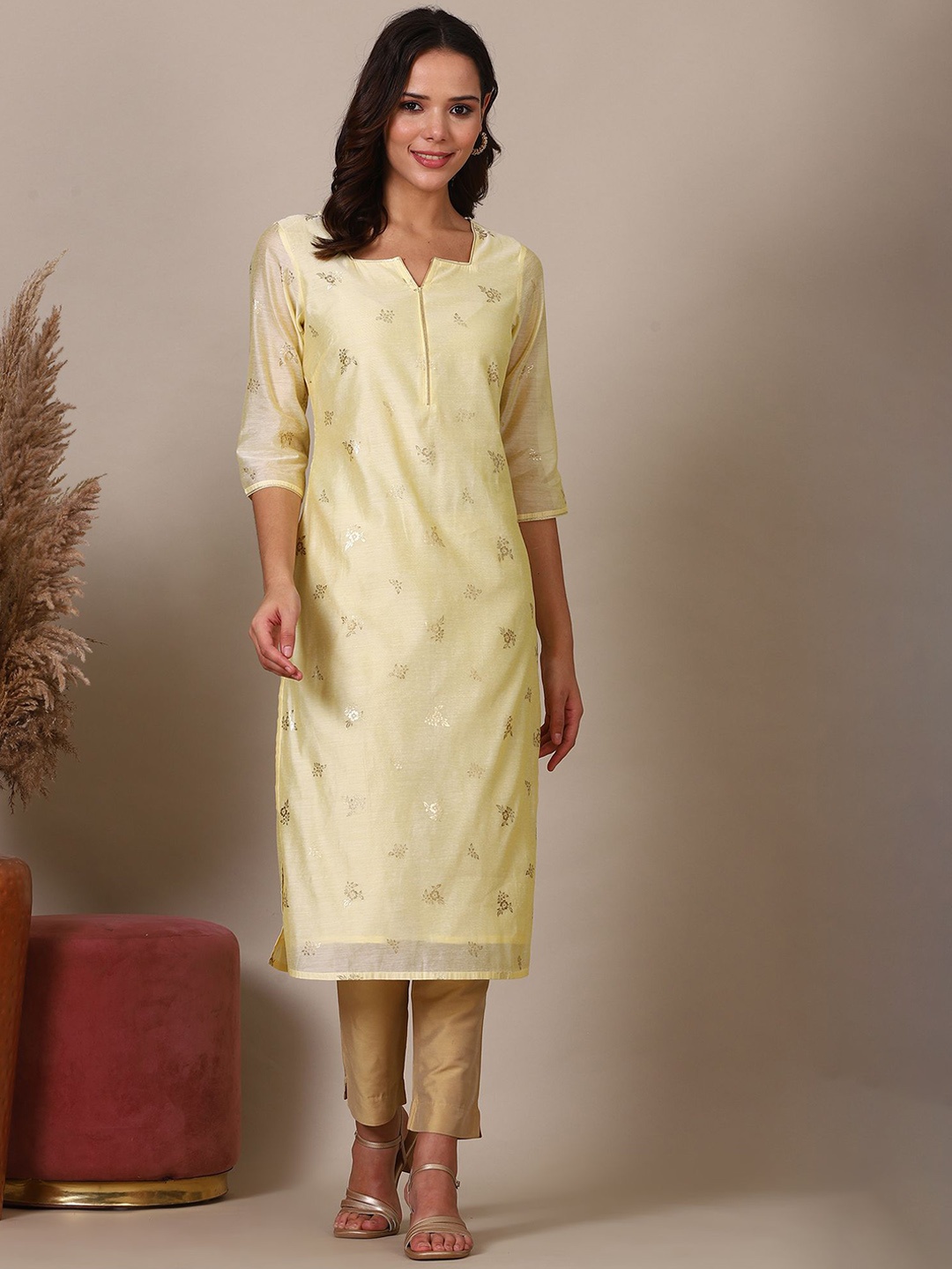 

AURELIA Floral Printed Square Neck Machine Weave Straight Kurta, Yellow