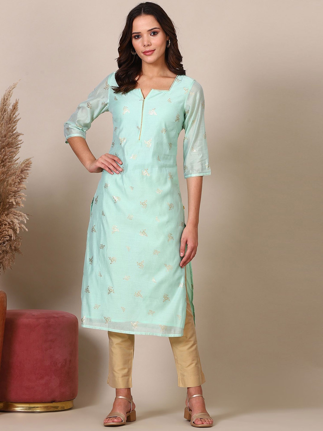 

AURELIA Floral Printed Square Neck Machine Weave Straight Kurta, Sea green