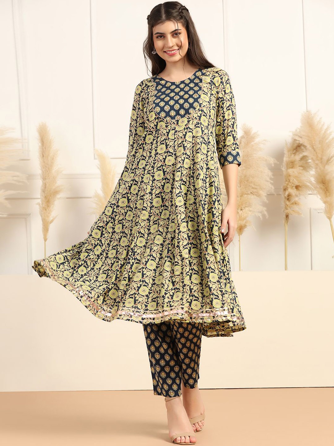 

FASHION DREAM Floral Printed Gotta Patti Empire Pure Cotton Anarkali Kurta With Trouser, Navy blue