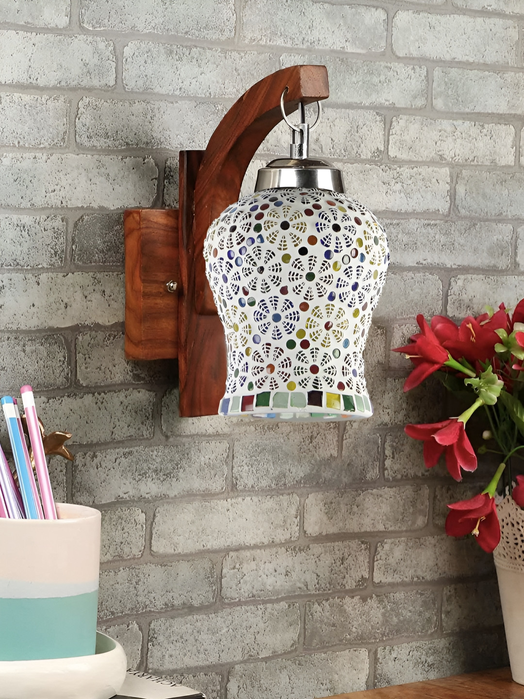 

Aura Brown & White Textured Metal Traditional Wall Lamp