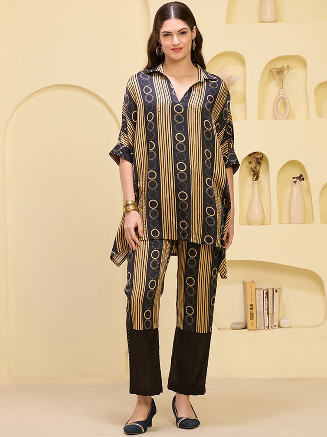 

First Resort by Ramola Bachchan Printed Shirt Collar Linen Kaftan Tunic & Trouser, Black