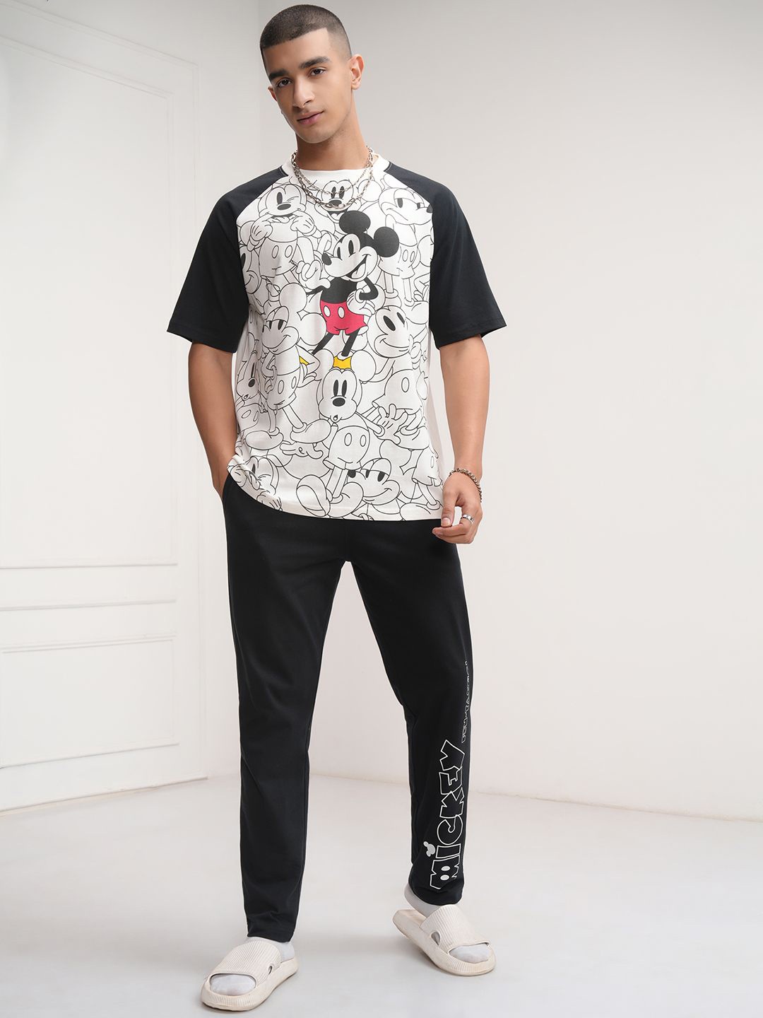 

HIGHLANDER Printed Round Neck Pure Cotton T-Shirt With Trouser, White