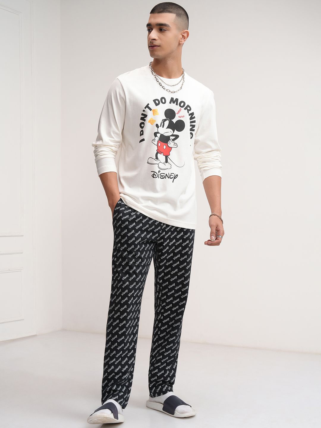 

HIGHLANDER Printed Round Neck Pure Cotton T-Shirt With Trouser, Off white