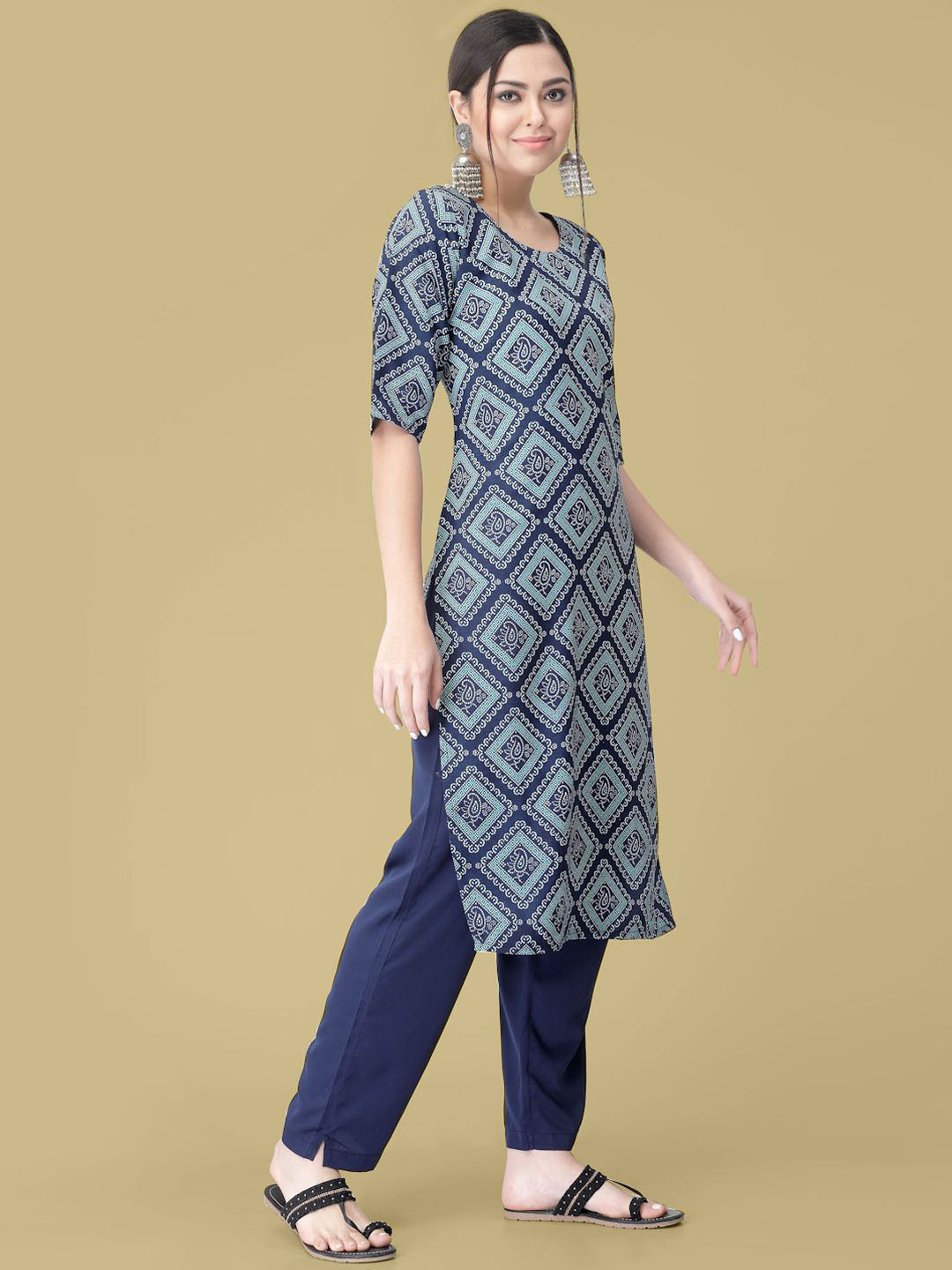 

7Threads Ethnic Motifs Printed Round Neck Straight Kurta With Trouser, Navy blue