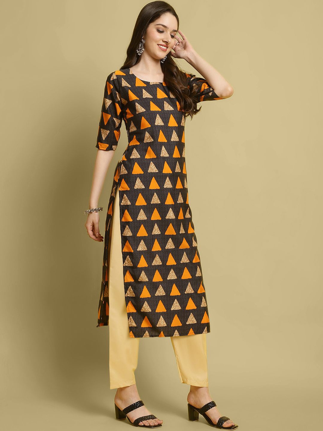 

7Threads Geometric Printed Round Neck Straight Kurta With Trouser, Black