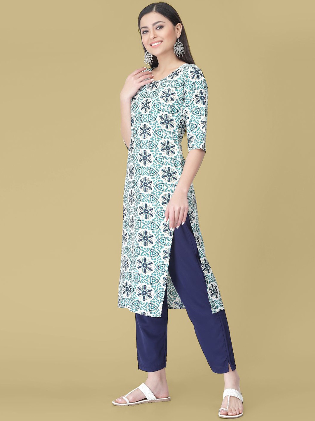 

7Threads Floral Printed Round Neck Straight Kurta With Trouser, White