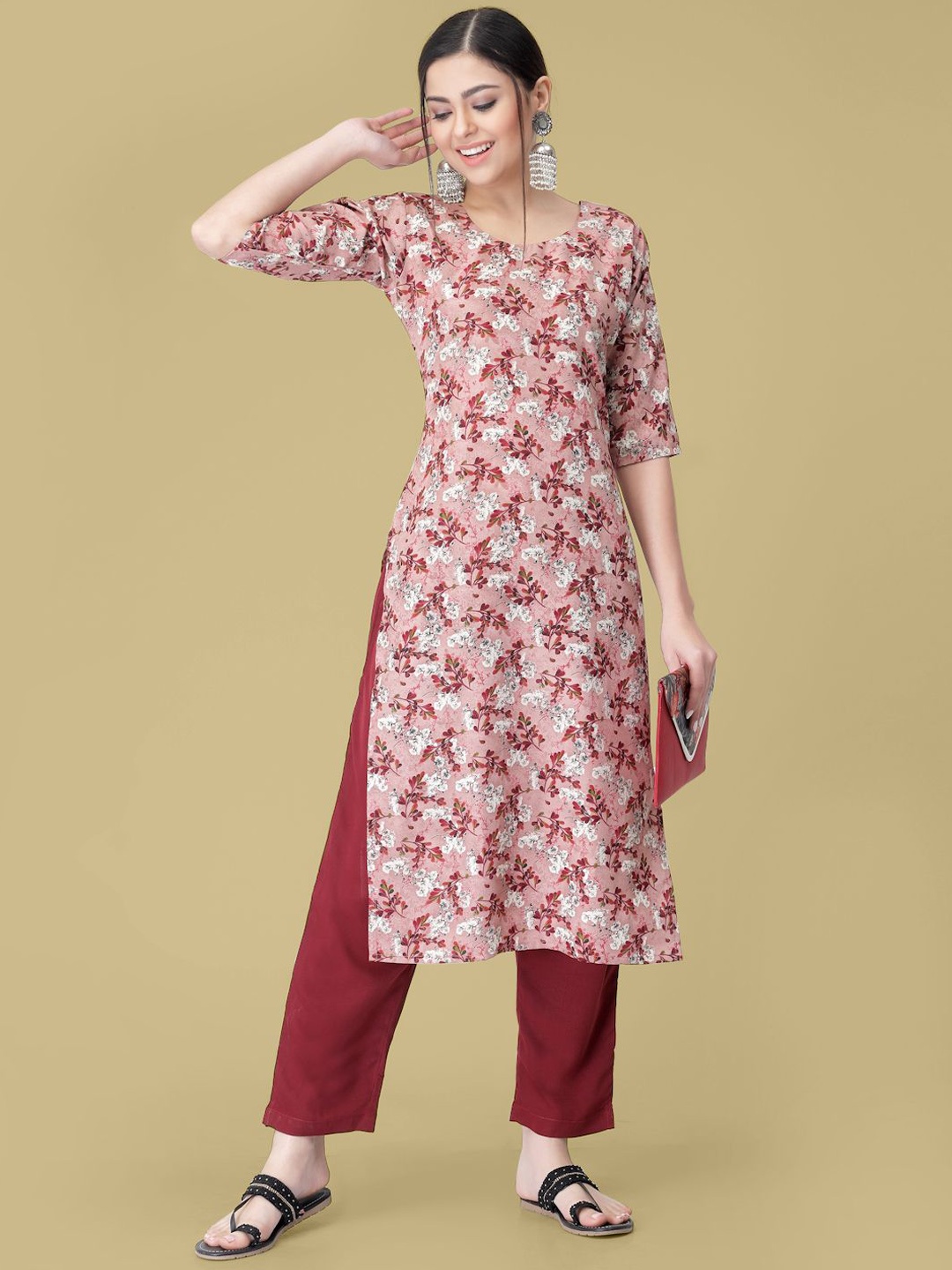 

7Threads Floral Printed Round Neck Straight Kurta With Trouser, Peach