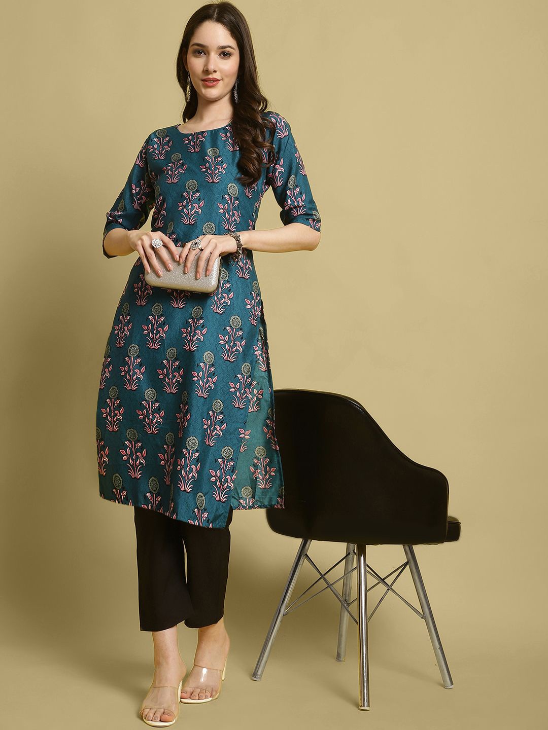 

7Threads Floral Printed Round Neck Straight Kurta With Trouser, Blue