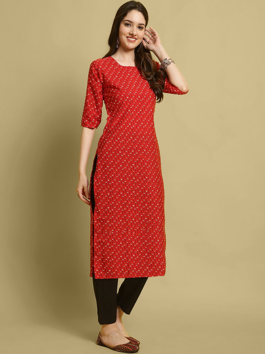 

7Threads Floral Printed Round Neck Straight Kurta With Trouser, Red