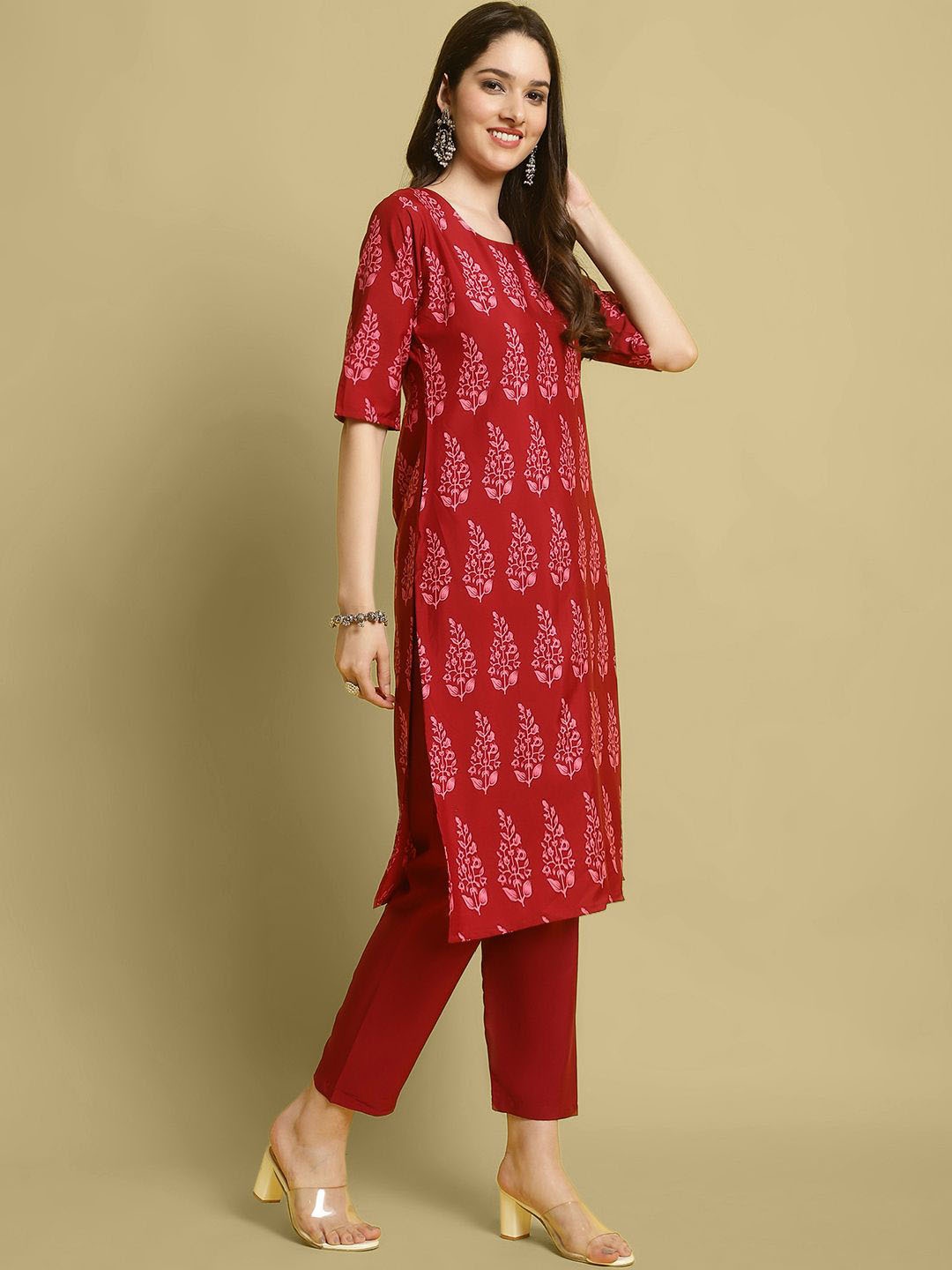 

7Threads Ethnic Motifs Printed Round Neck Straight Kurta With Trouser, Red