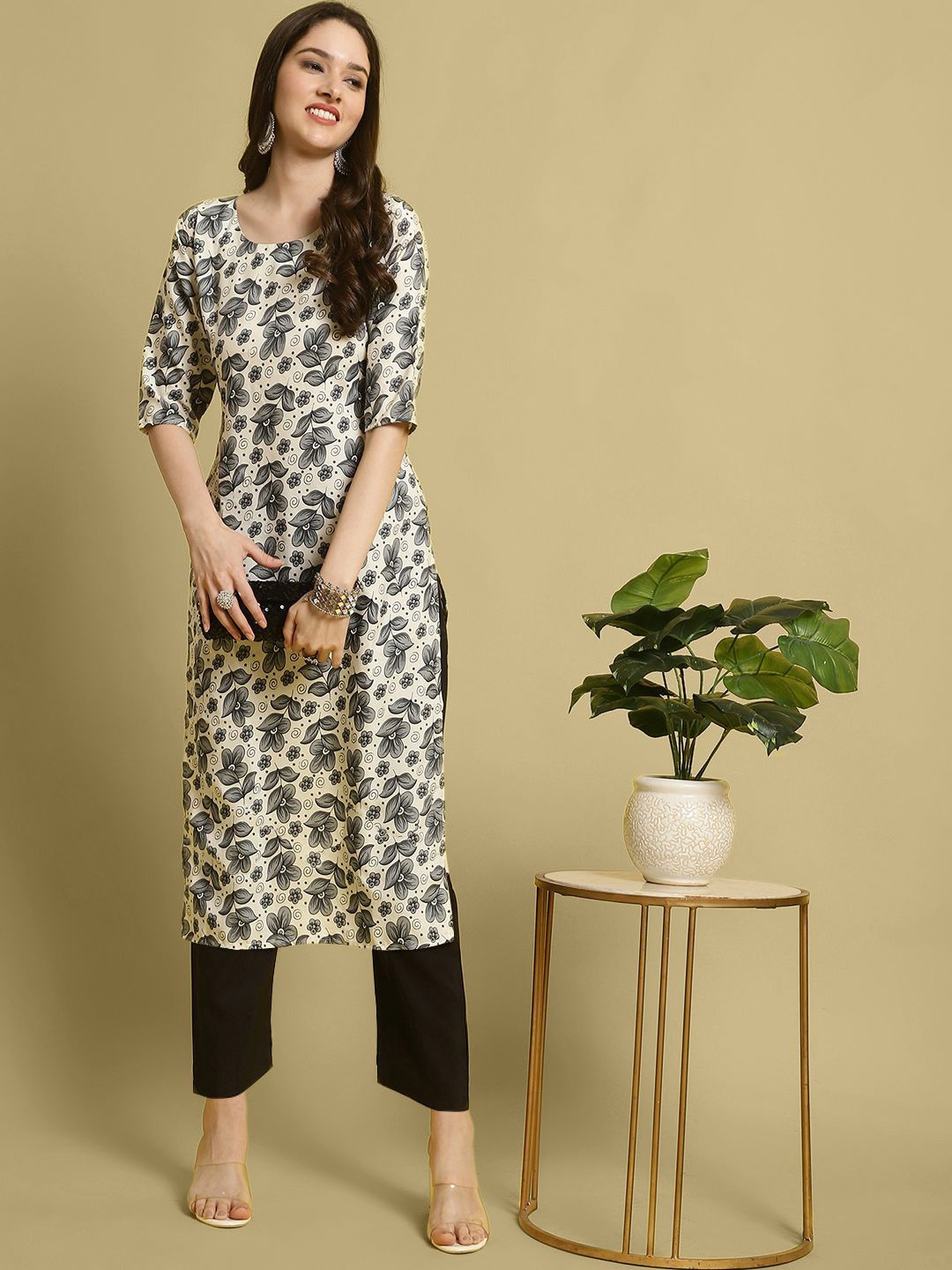 

7Threads Floral Printed Round Neck Straight Kurta With Trouser, Off white