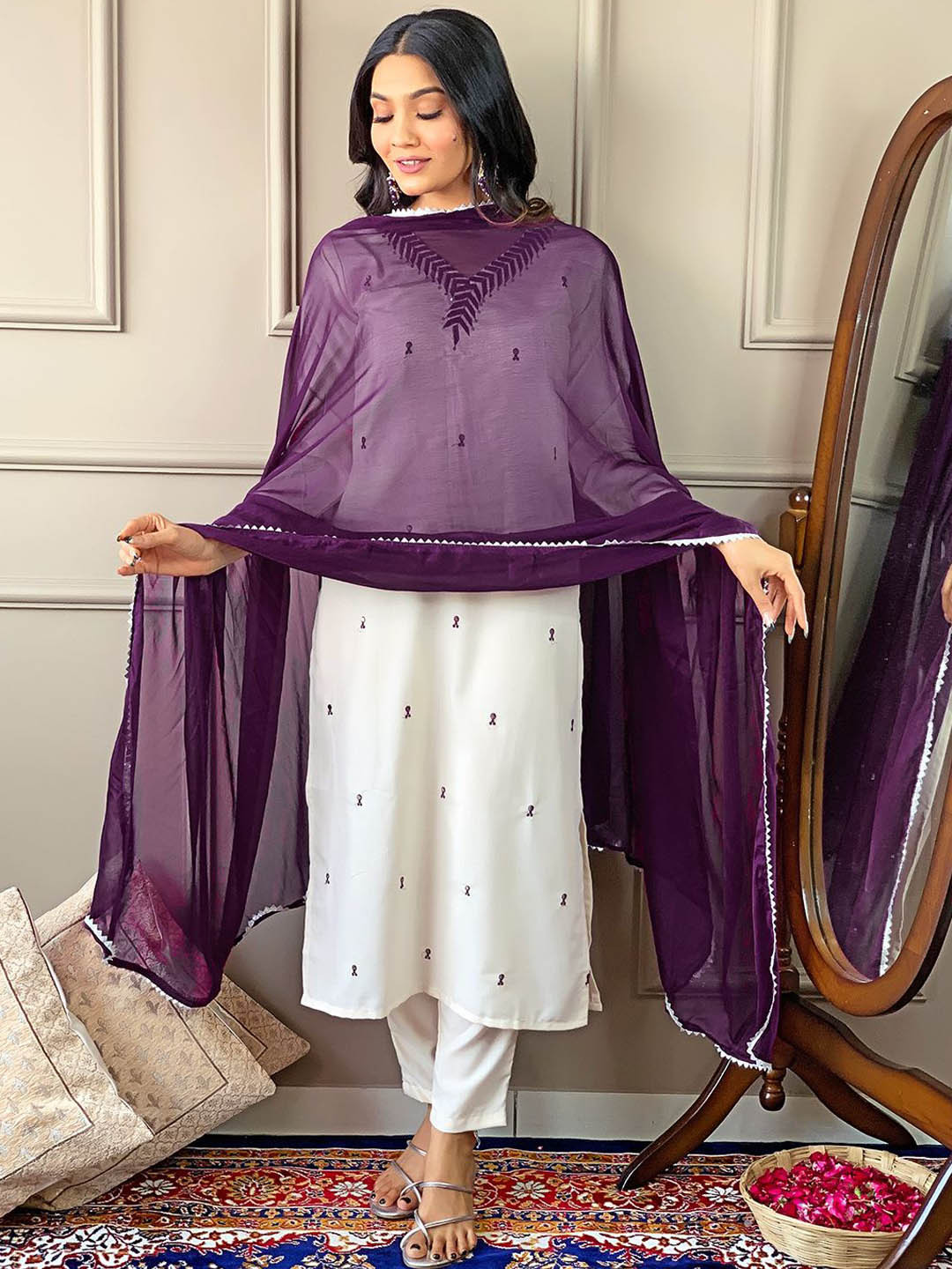 

Navlik Floral Embroidered V-Neck Straight Kurta With Trousers And Dupatta, Off white