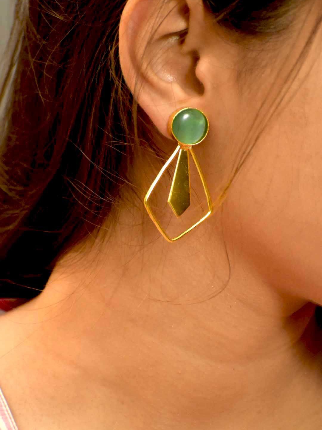 

TISHUL JEWELS Gold-Plated Artificial Stones Studded Geometric Shaped Drop Earrings