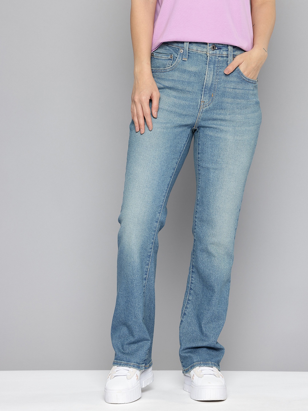 

Levis Women 725 Slim Bootcut High-Rise Light Fade Stretchable Jeans, Blue