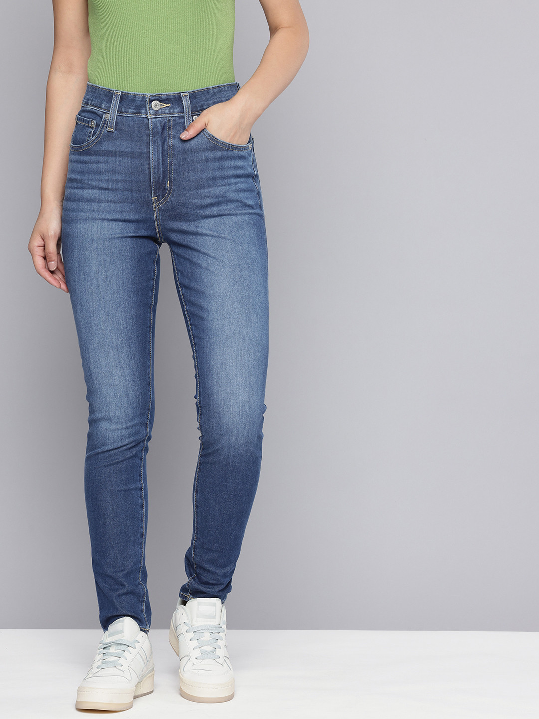 

Levis Women 721 Skinny Fit High-Rise Light Fade Stretchable Jeans, Blue