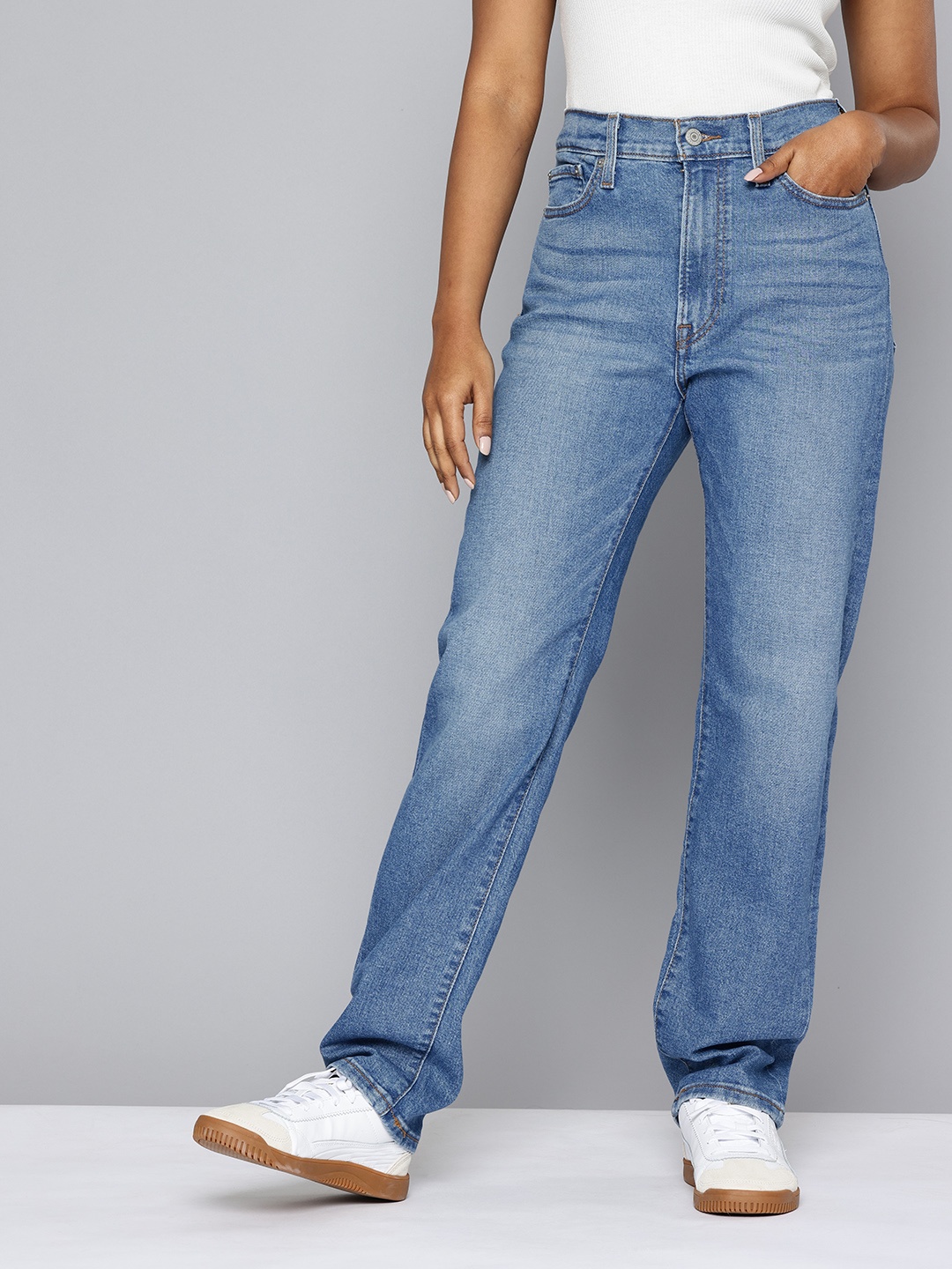 

Levis Women Straight Fit Light Fade Stretchable Jeans, Blue