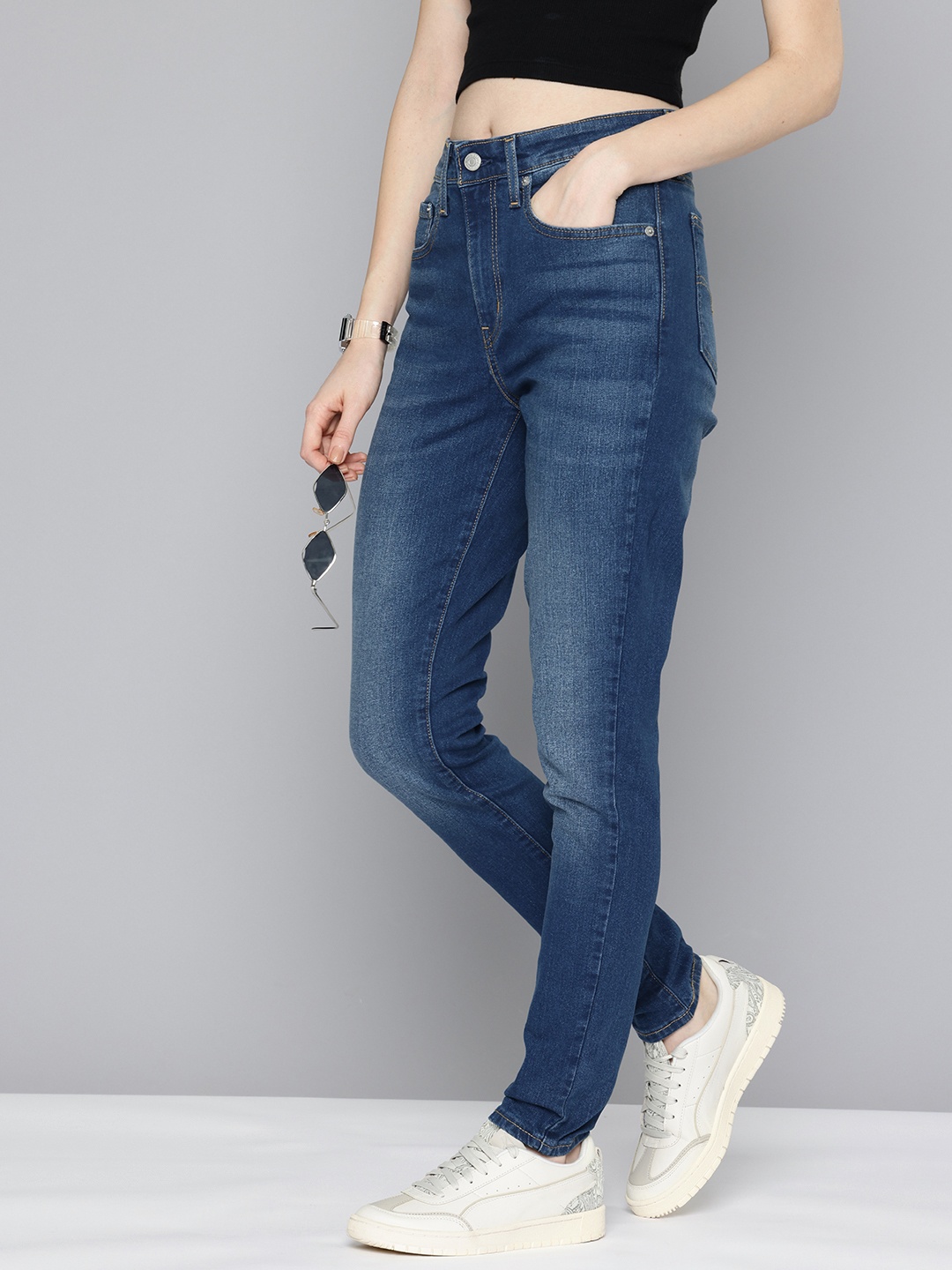 

Levis Women 721 Skinny Fit High-Rise Light Fade Stretchable Jeans, Blue