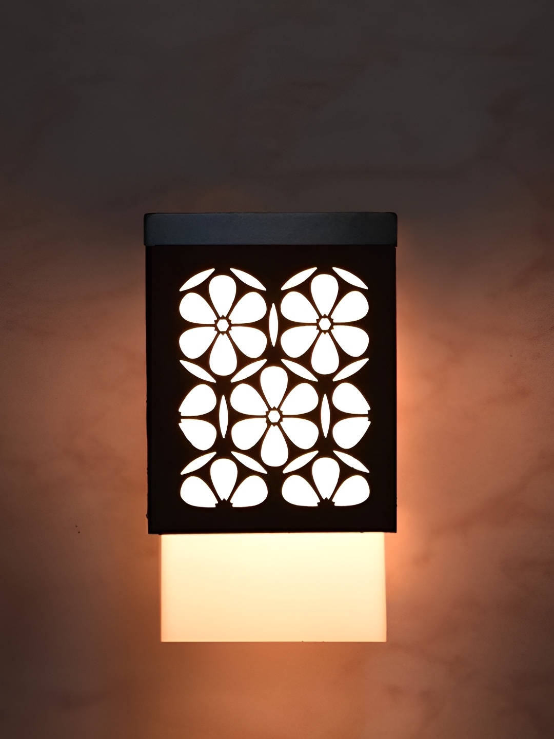 

Gojeeva Black & White Textured Wooden Square Shaped Wall Lamp