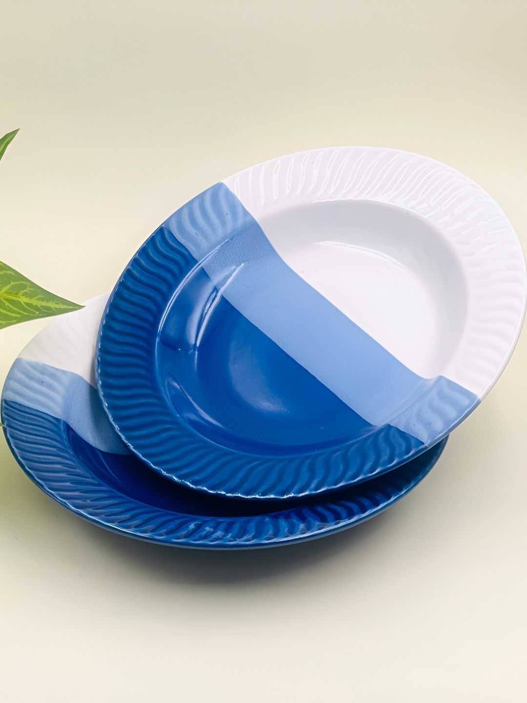 

Lupaava Blue & White 2 Pieces Ceramic Dishwasher Safe Plates