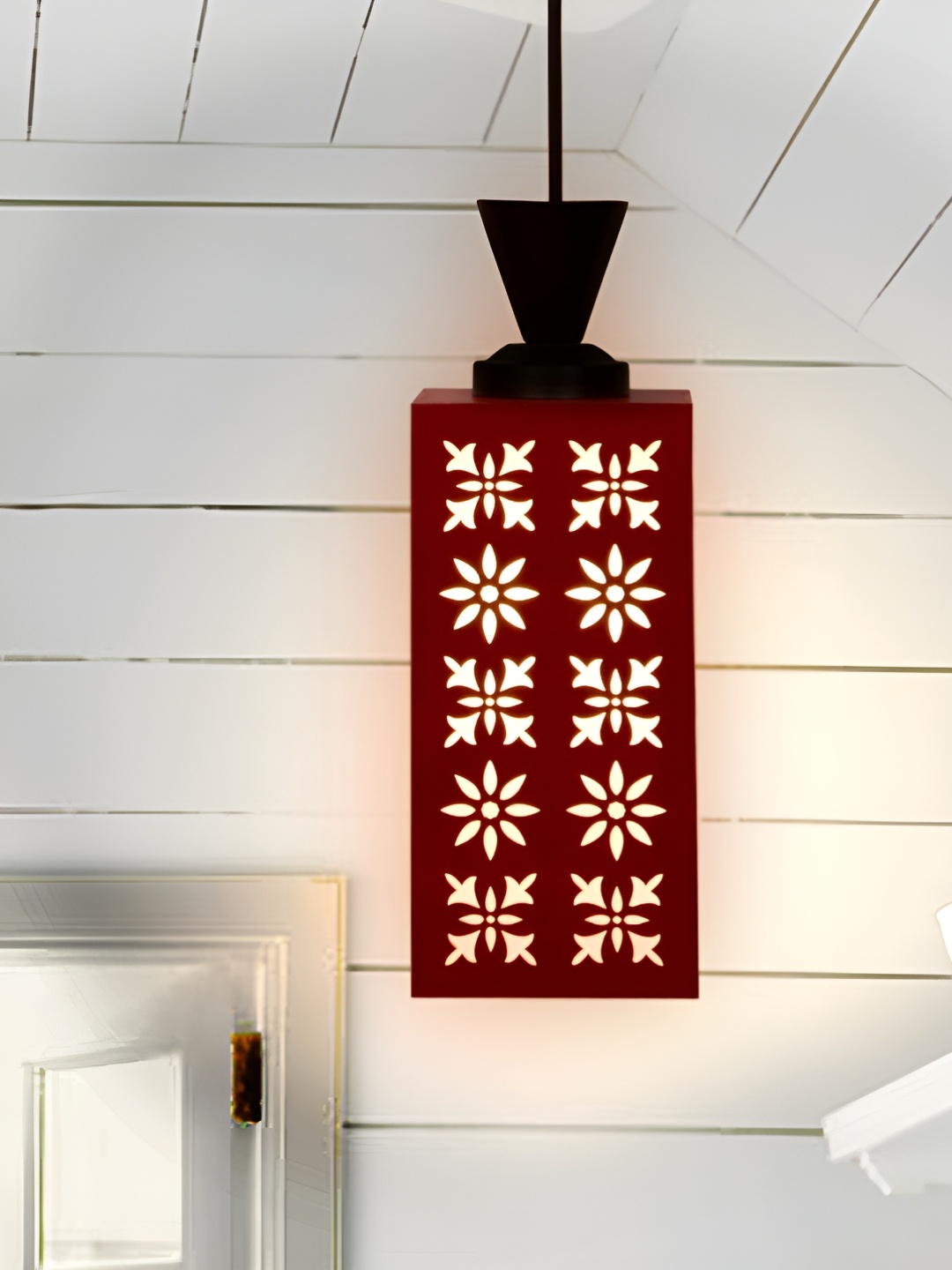 

Gojeeva Red & White Textured Wooden Rectangle Shaped Wall Hanging Lamp