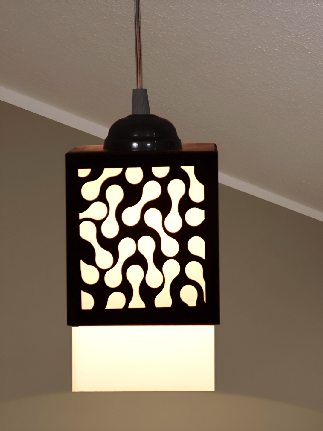 

Gojeeva Black & White Textured Wooden Square Shaped Wall Lamp