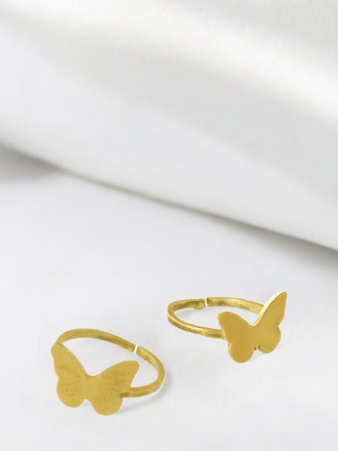 

Sangria Pack Of 2 Butterfly Toe Rings, Gold